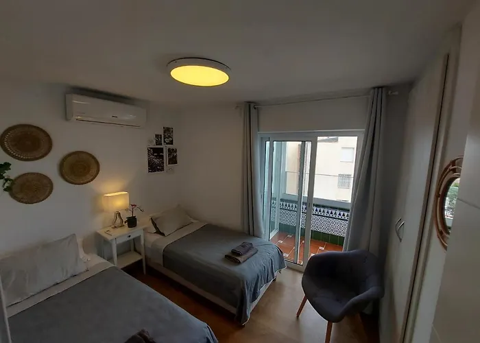 Beautiful Sea Views Cozy Apartment 350 M From Beach